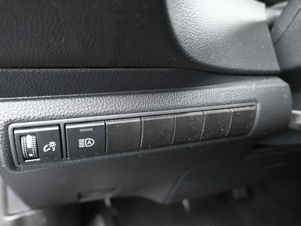 Used 2023 Toyota Corolla LE image 11