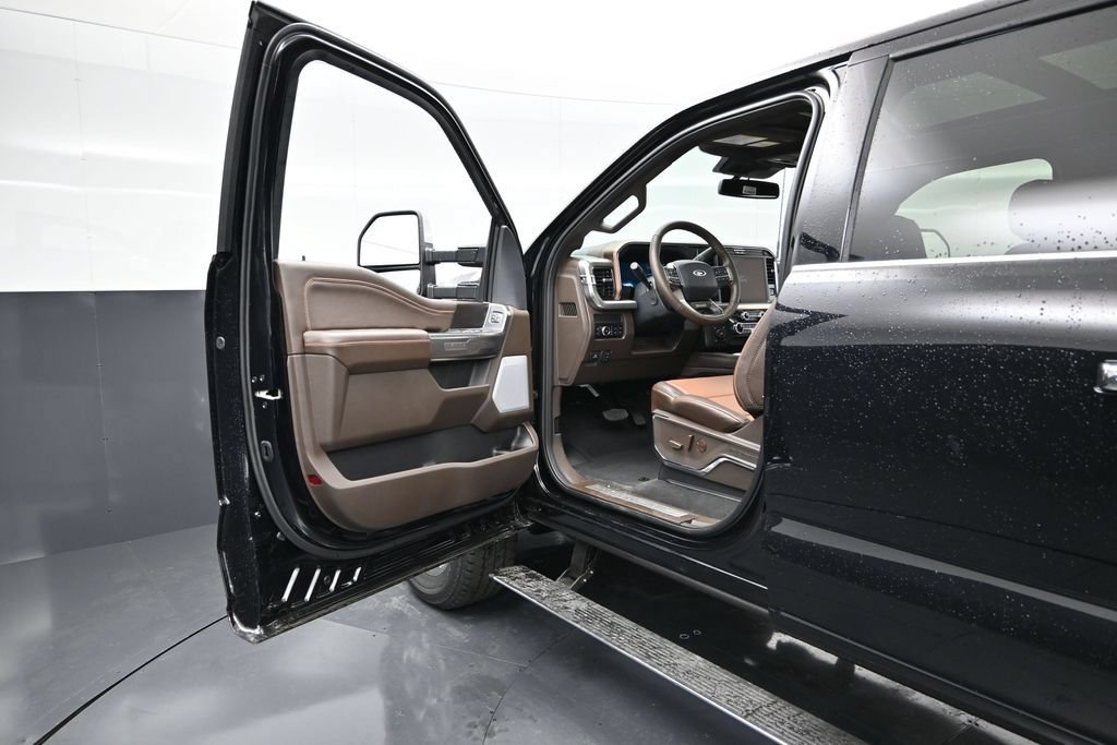 New 2026 Ford F250 King Ranch w/ Chrome Package AWD/4WD image 14
