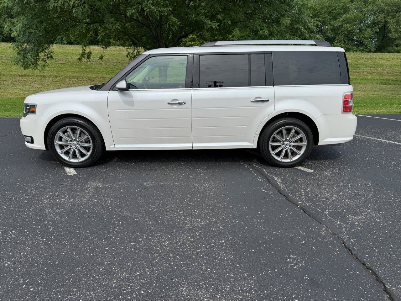 Used 2014 Ford Flex Limited FWD image 18