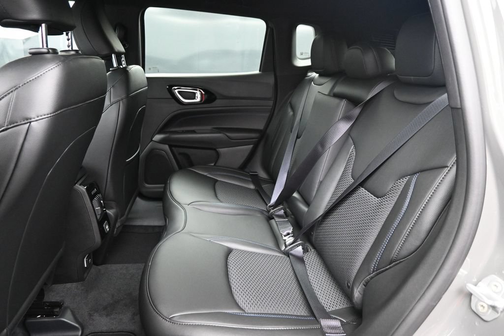 New 2026 Jeep Compass Latitude AWD/4WD image 15