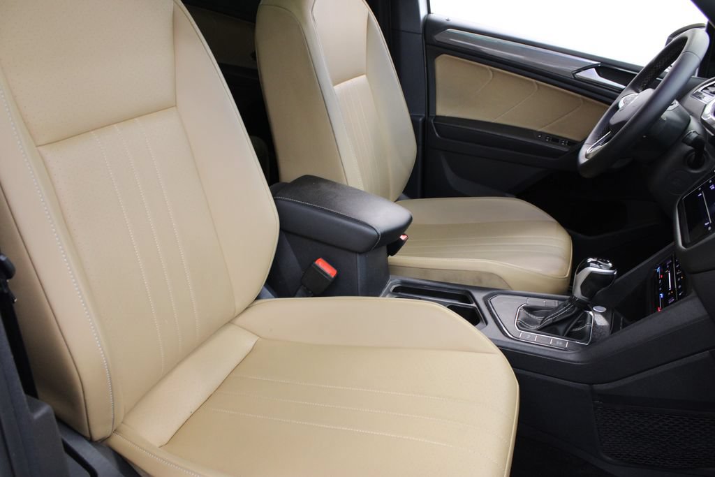Used 2023 Volkswagen Tiguan SE R-Line FWD image 24
