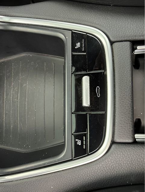 Used 2018 Porsche Panamera 4 AWD/4WD image 11
