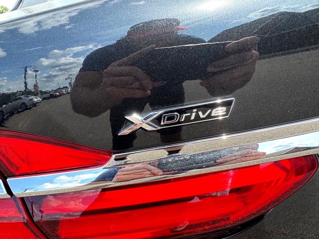 Used 2017 BMW 740i xDrive image 19