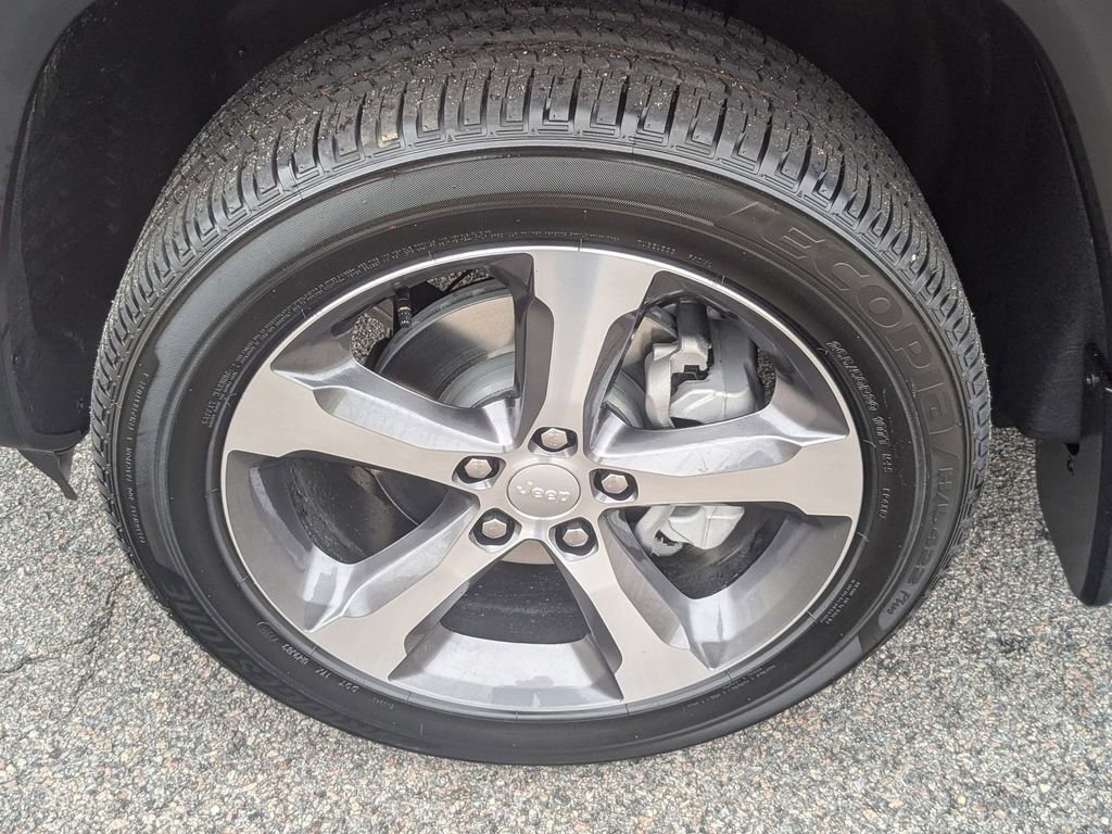 New 2025 Jeep Grand Cherokee Limited w/ Trailer Tow Package image 9