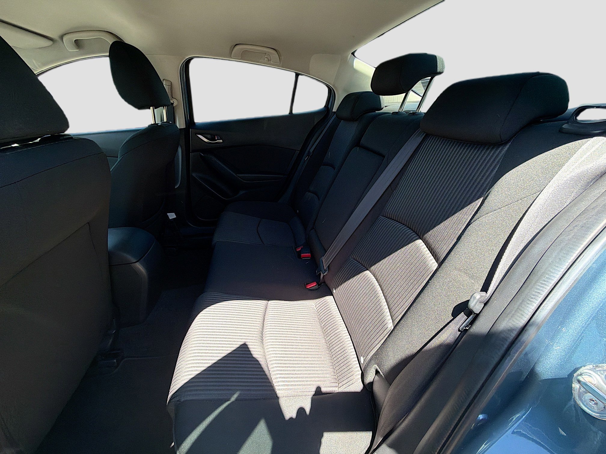 Used 2016 MAZDA MAZDA3 i Sport w/ Preferred Equipment Package image 19