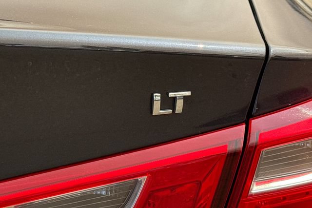Used 2023 Chevrolet Malibu LT FWD image 34