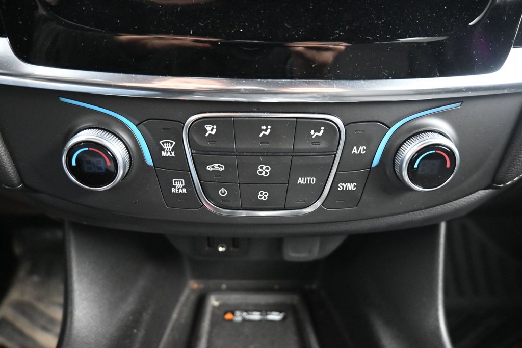 Used 2023 Chevrolet Traverse LT FWD image 14