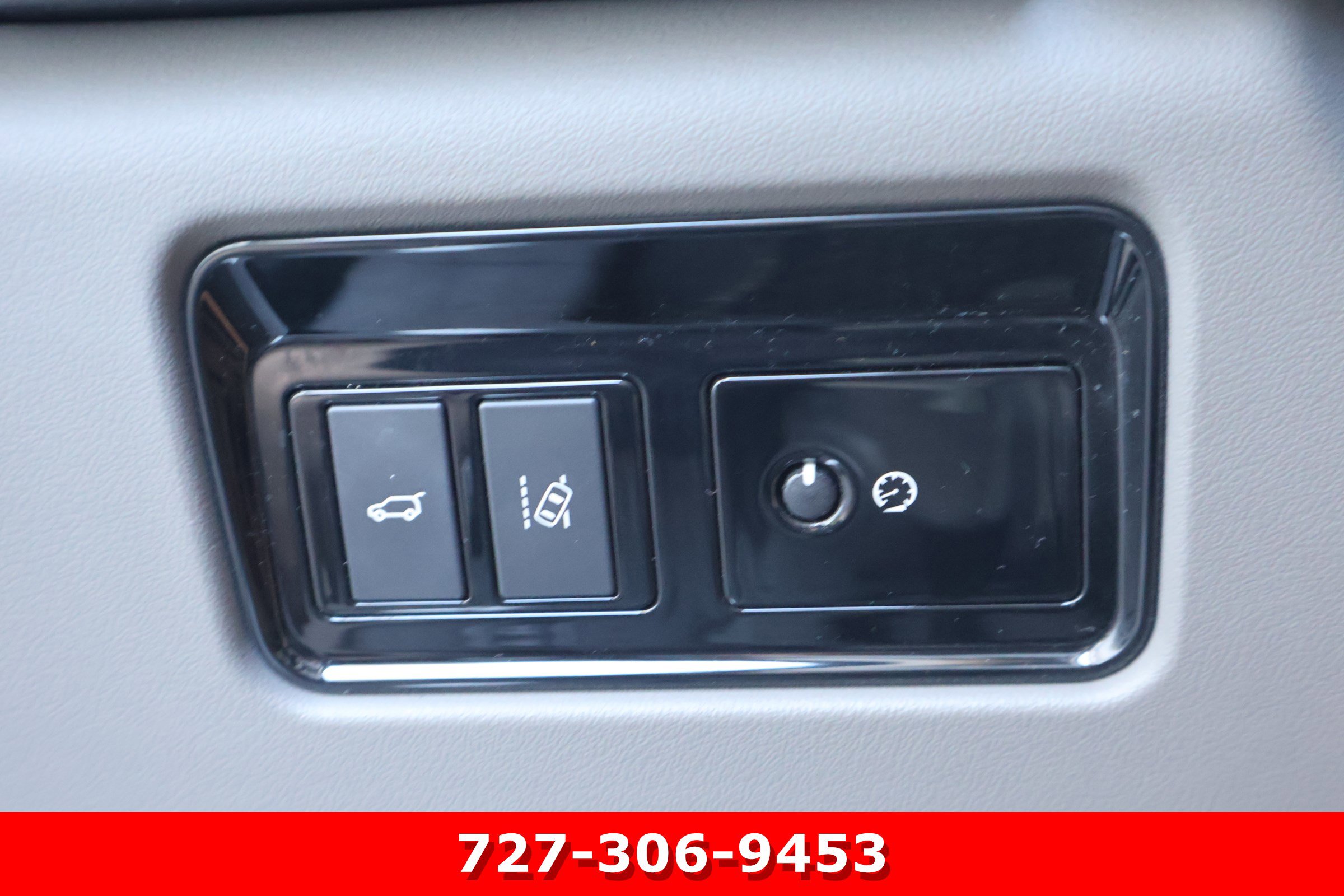 Used 2018 Jaguar F-PACE R-Sport image 22