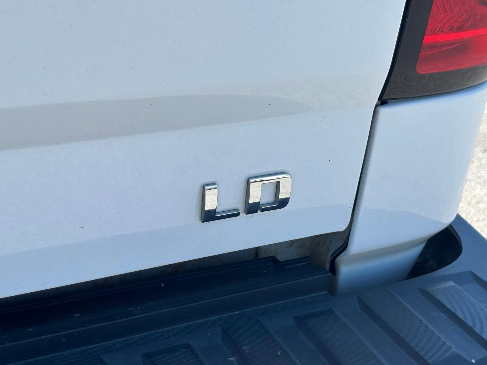Used 2019 Chevrolet Silverado 1500 LT AWD/4WD image 6