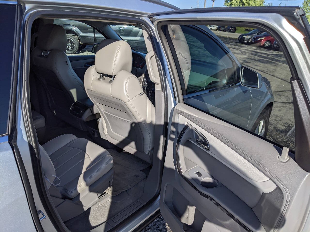 Used 2014 Chevrolet Traverse LTZ AWD/4WD image 15