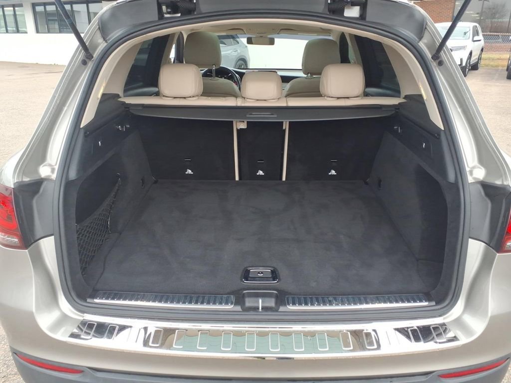 Used 2020 Mercedes-Benz GLC 300 GLC 300 image 26