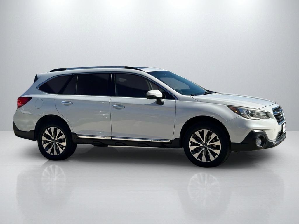 Used 2018 Subaru Outback 3.6R Touring image 4
