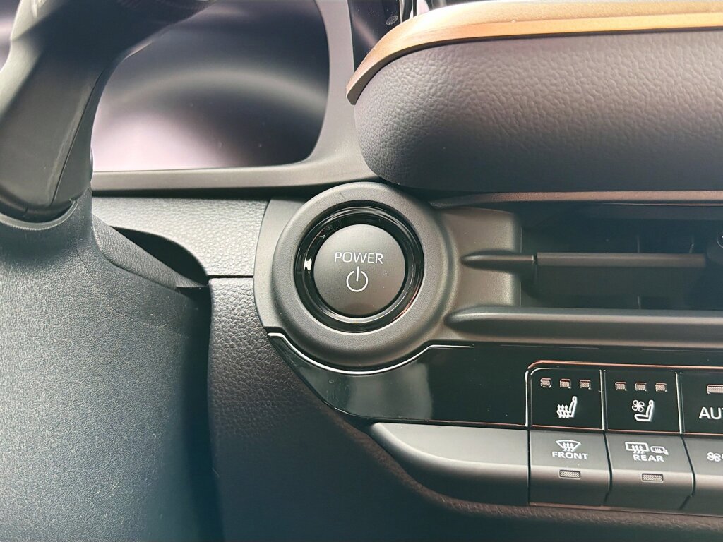 New 2026 Toyota Crown Platinum image 9