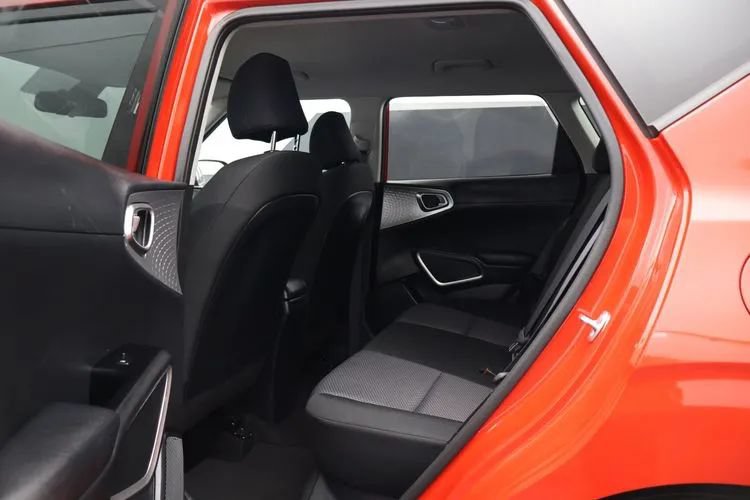 Used 2024 Kia Soul LX w/ LX Technology Package FWD image 12