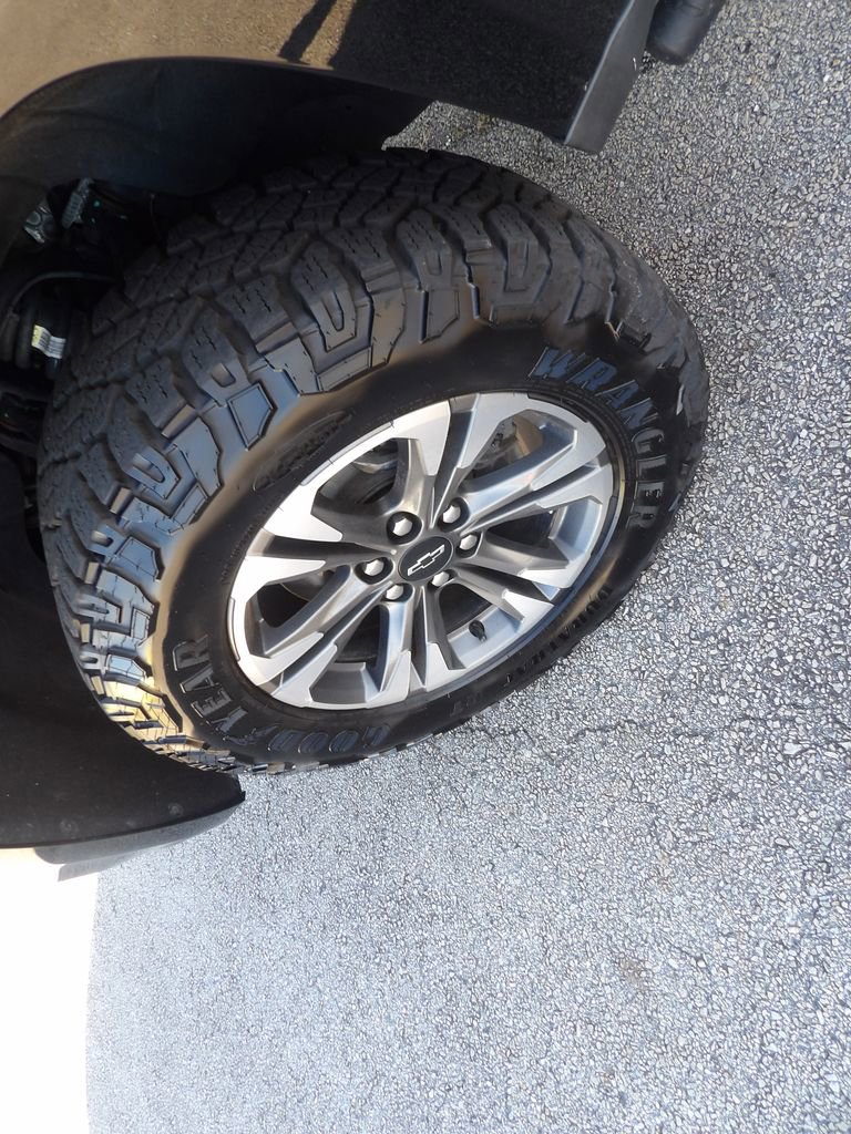 Used 2022 Chevrolet Colorado Z71 w/ Trail Boss Package image 12