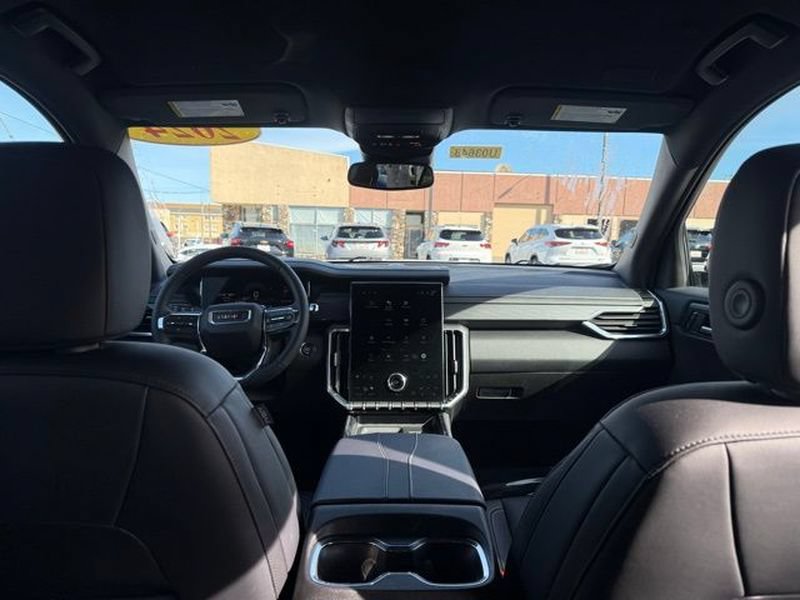 Used 2024 GMC Acadia Elevation FWD image 15