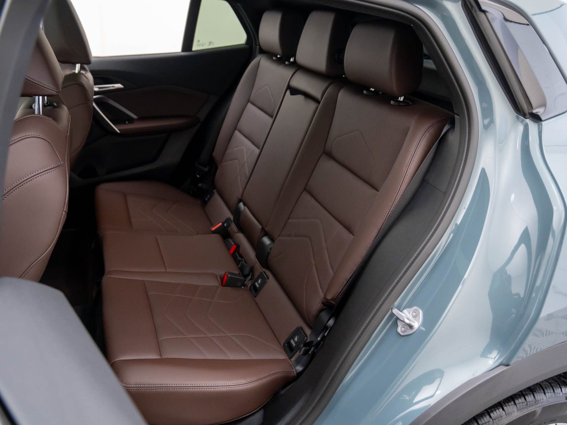 Certified 2025 BMW X2 xDrive28i image 17