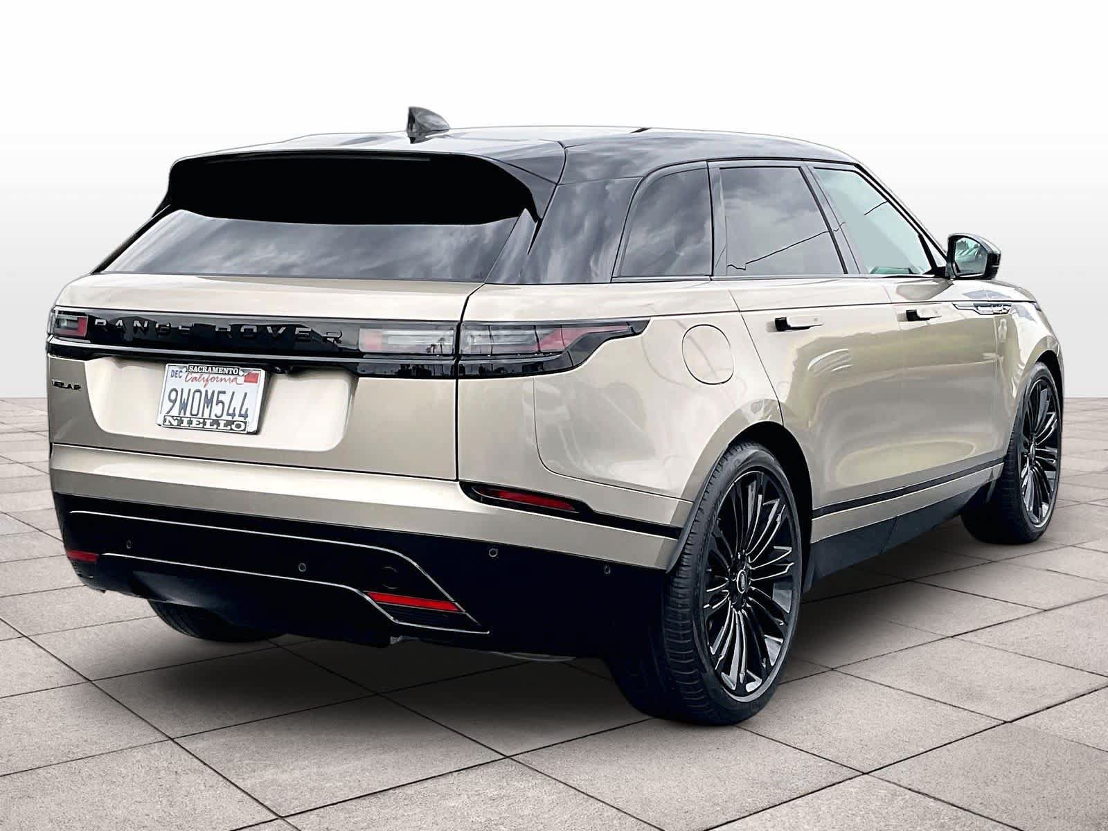 Used 2026 Land Rover Range Rover Velar Dynamic SE AWD/4WD image 17