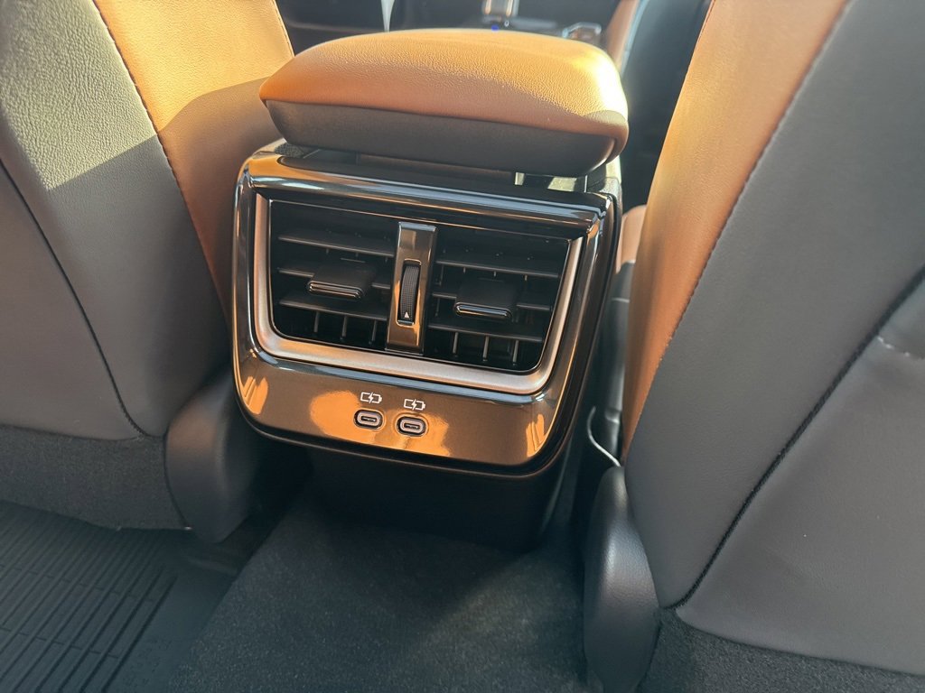 New 2025 Toyota Crown Signia image 10