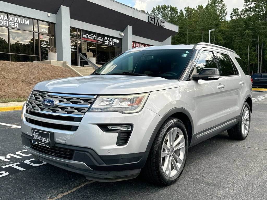 Used 2018 Ford Explorer XLT w/ Equipment Group 202A FWD image 1
