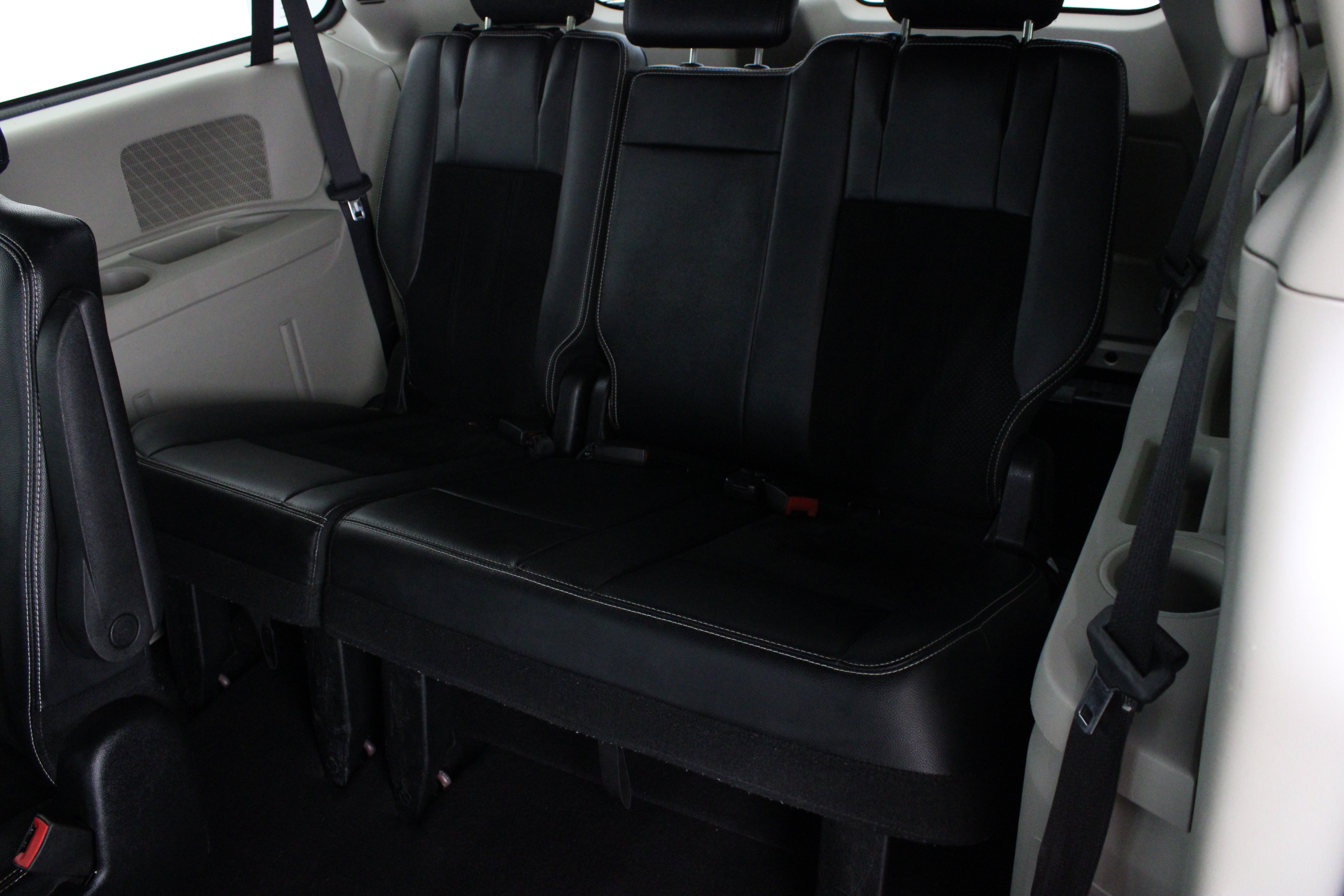 Used 2017 Dodge Grand Caravan SXT FWD image 30