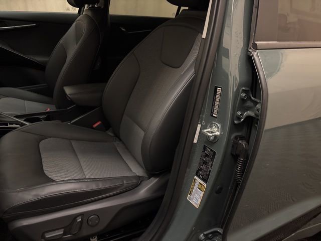 Certified 2023 Kia Niro EX Touring image 11