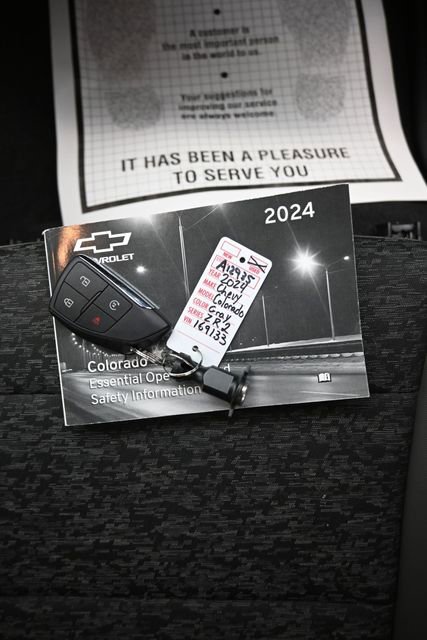 Used 2024 Chevrolet Colorado ZR2 image 9