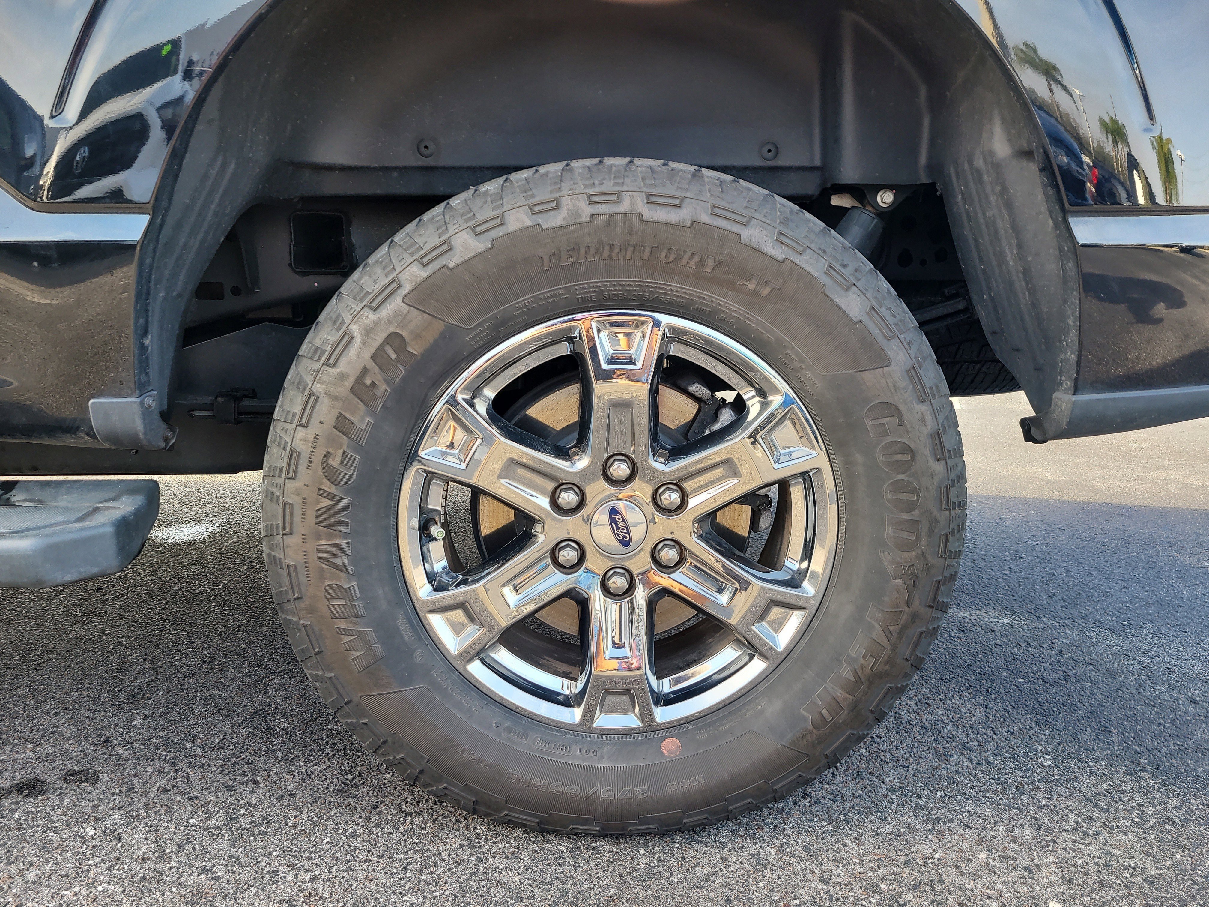 Used 2023 Ford F150 Lariat w/ Trailer Tow Package image 9