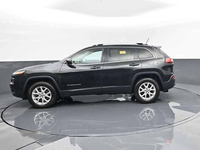 Used 2016 Jeep Cherokee Latitude w/ Cold Weather Group AWD/4WD image 5