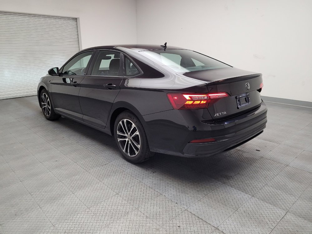Used 2024 Volkswagen Jetta Sport image 5