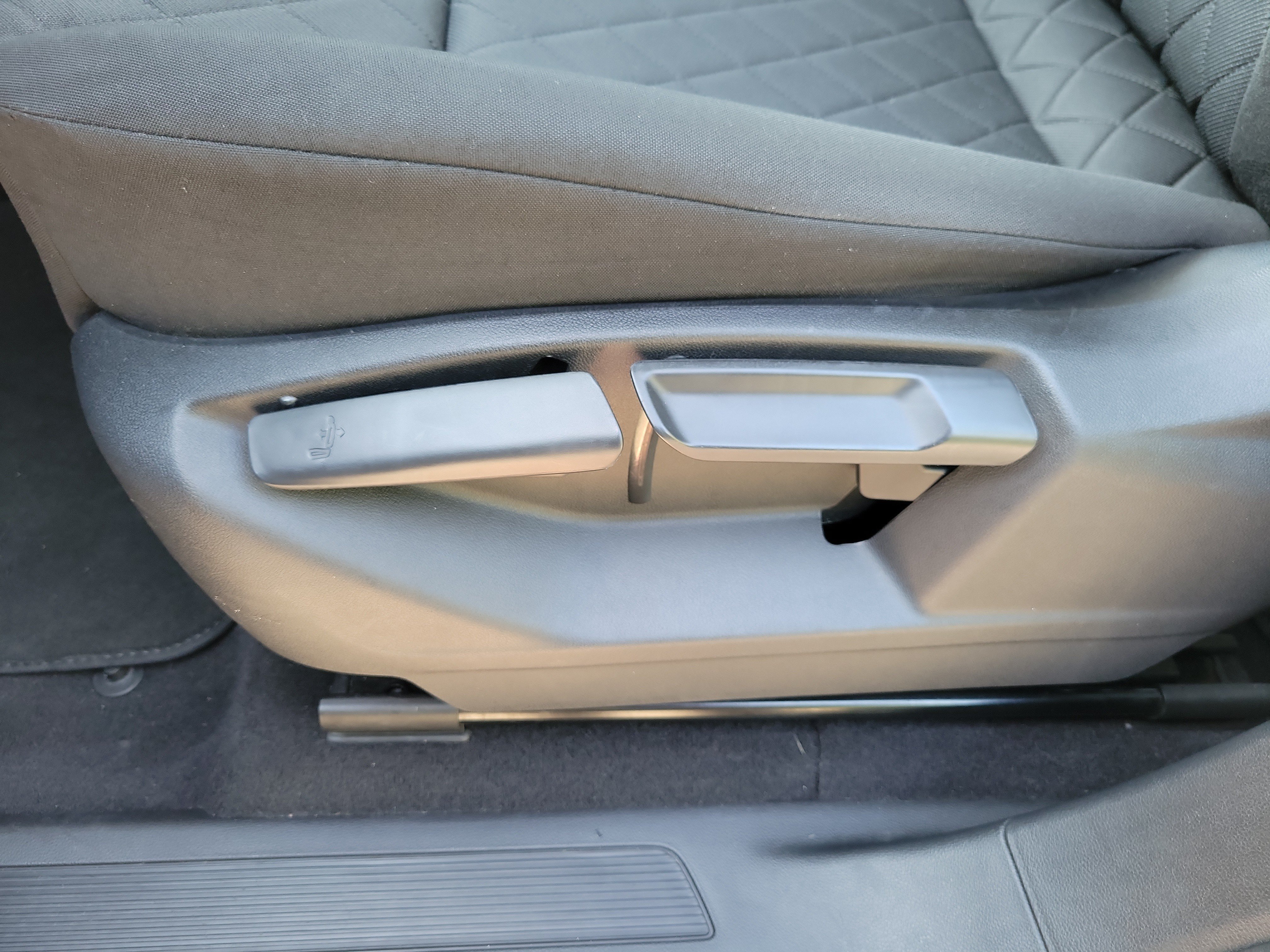 Used 2020 Volkswagen Atlas S FWD image 23