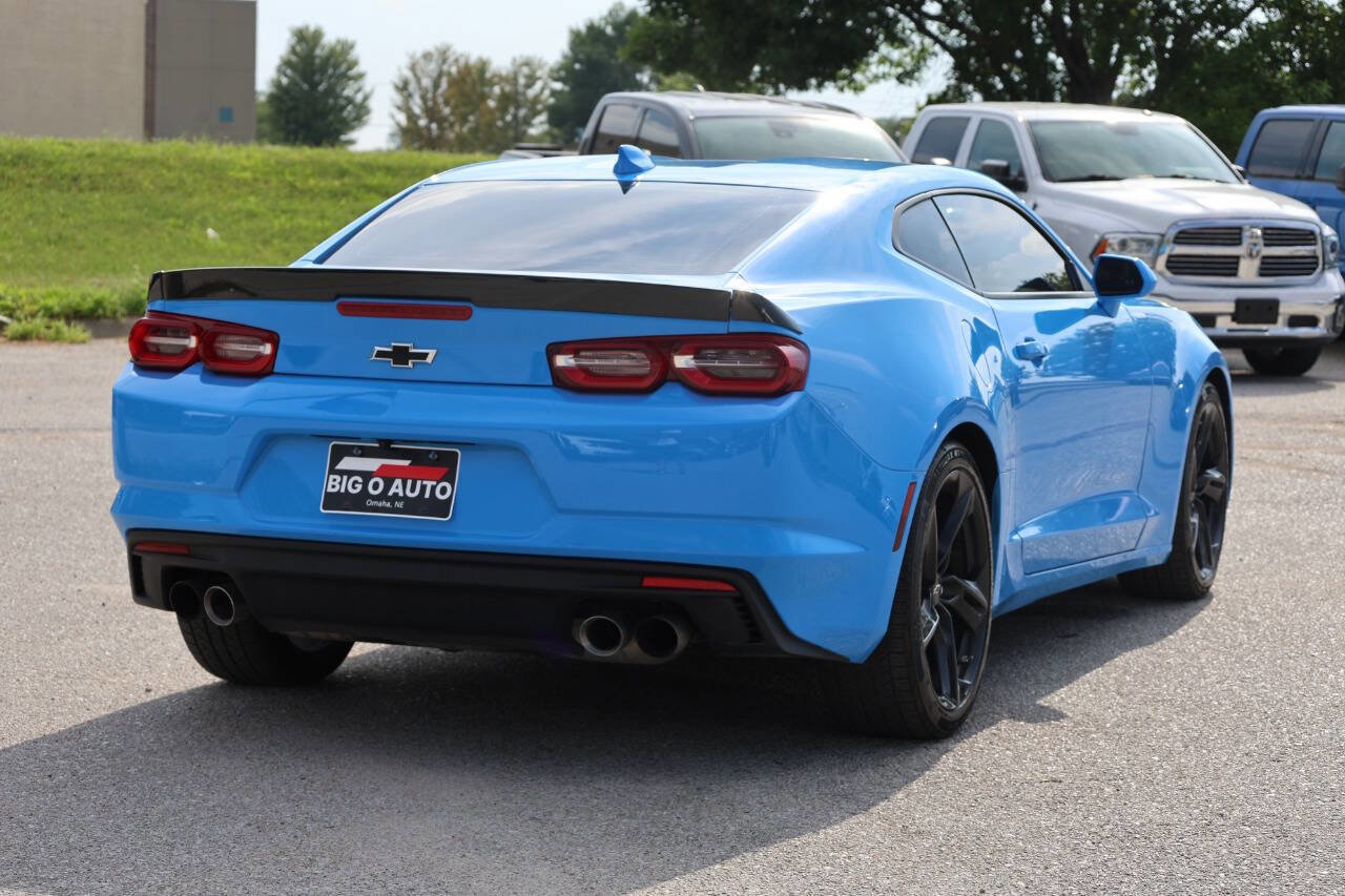 Used 2022 Chevrolet Camaro LT w/ Technology Package image 9