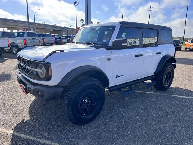 Used 2023 Ford Bronco Wildtrak image 3