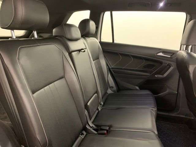 Used 2022 Volkswagen Tiguan SE R-Line AWD/4WD image 13
