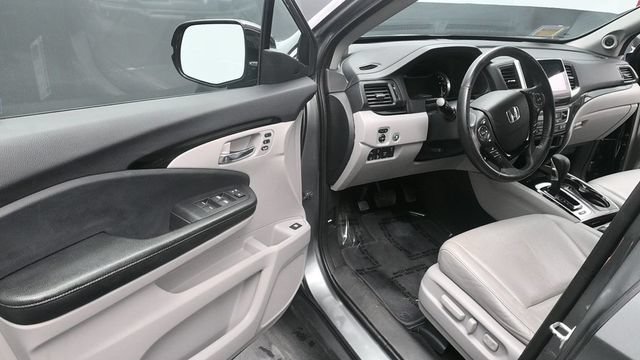 Used 2017 Honda Ridgeline RTL-E image 16