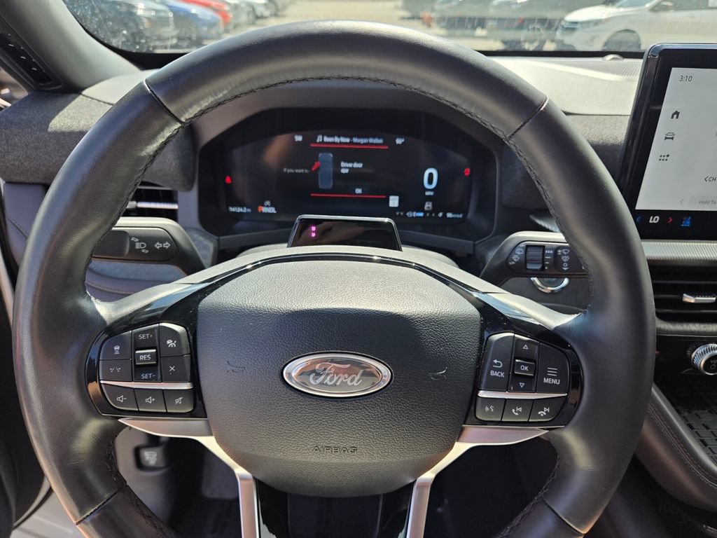 Used 2025 Ford Explorer Platinum RWD image 31