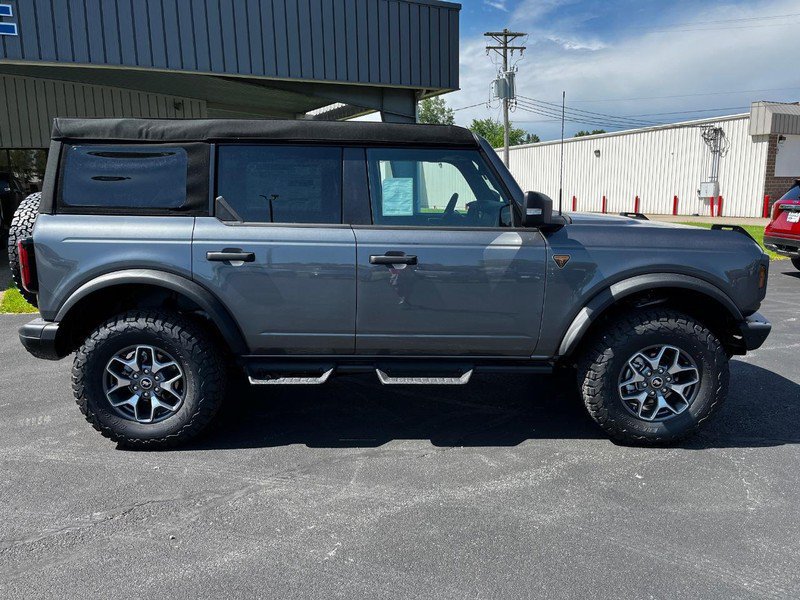 New 2024 Ford Bronco Badlands AWD/4WD image 2