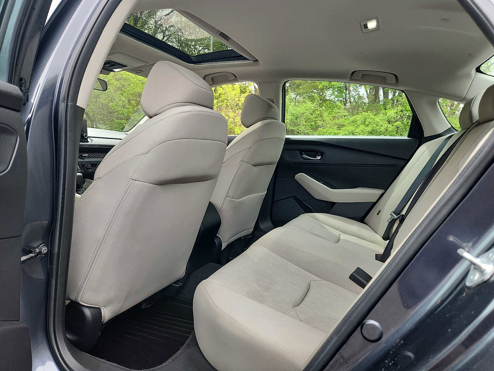 Used 2023 Honda Accord EX image 10