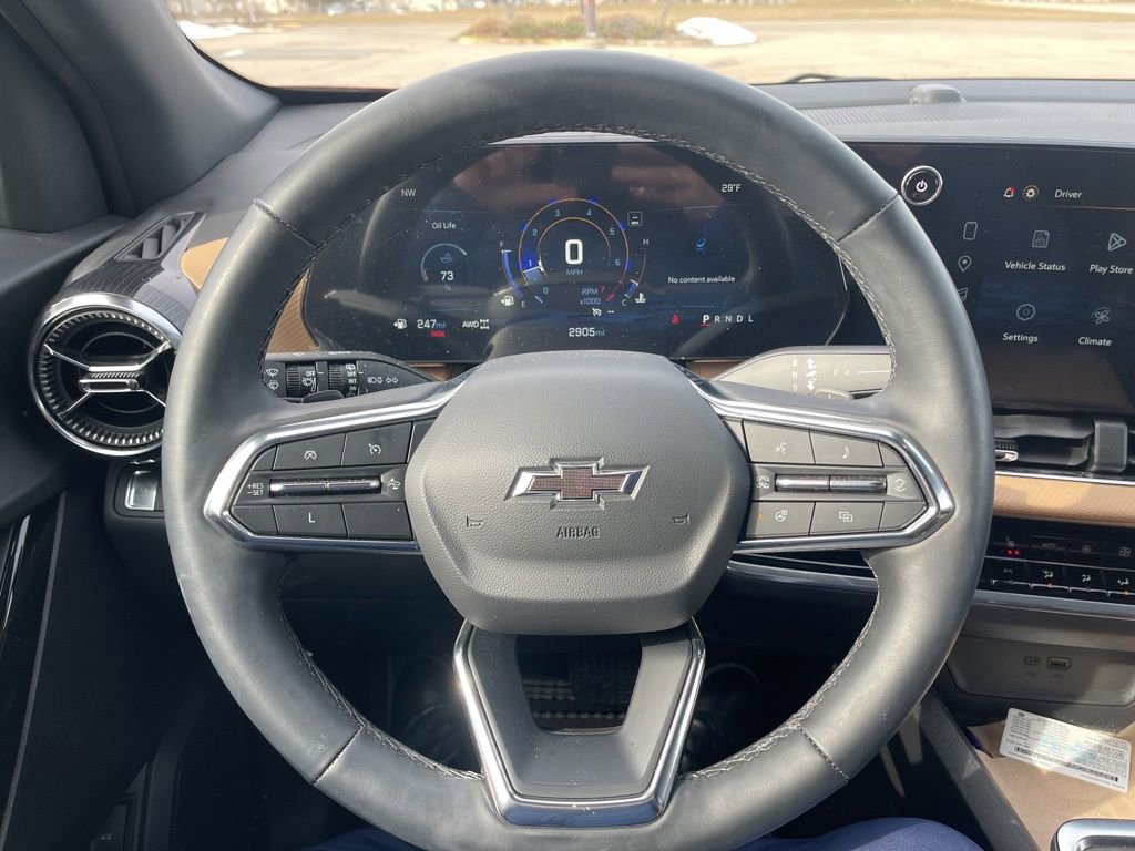 Used 2025 Chevrolet Equinox ACTIV image 13