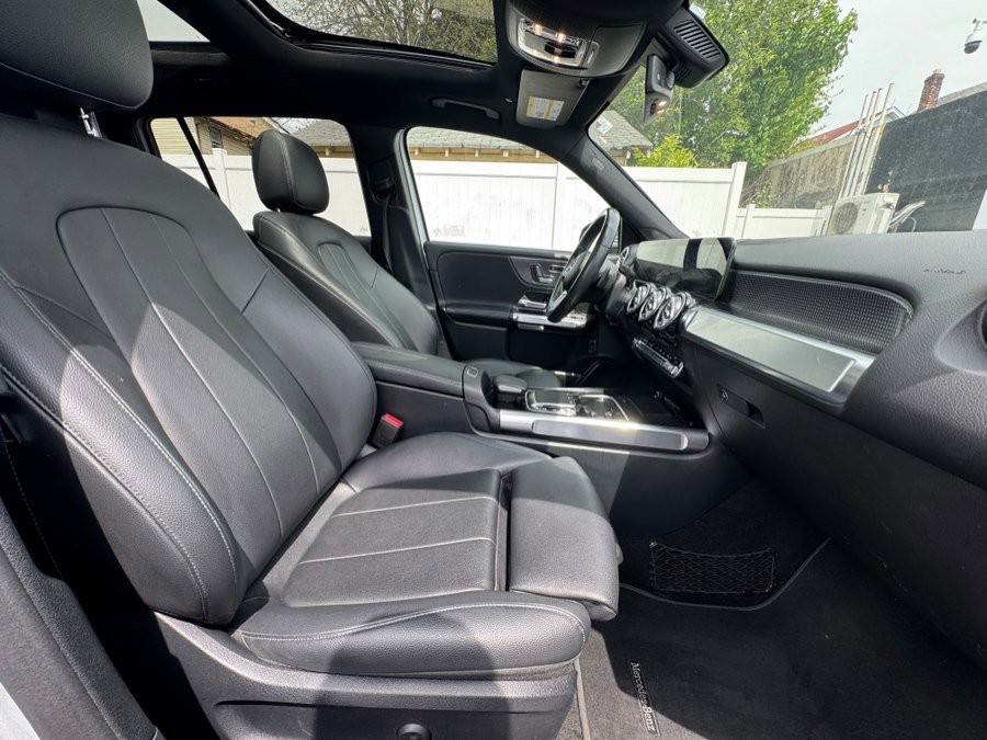 Used 2020 Mercedes-Benz GLB 250 4MATIC image 42