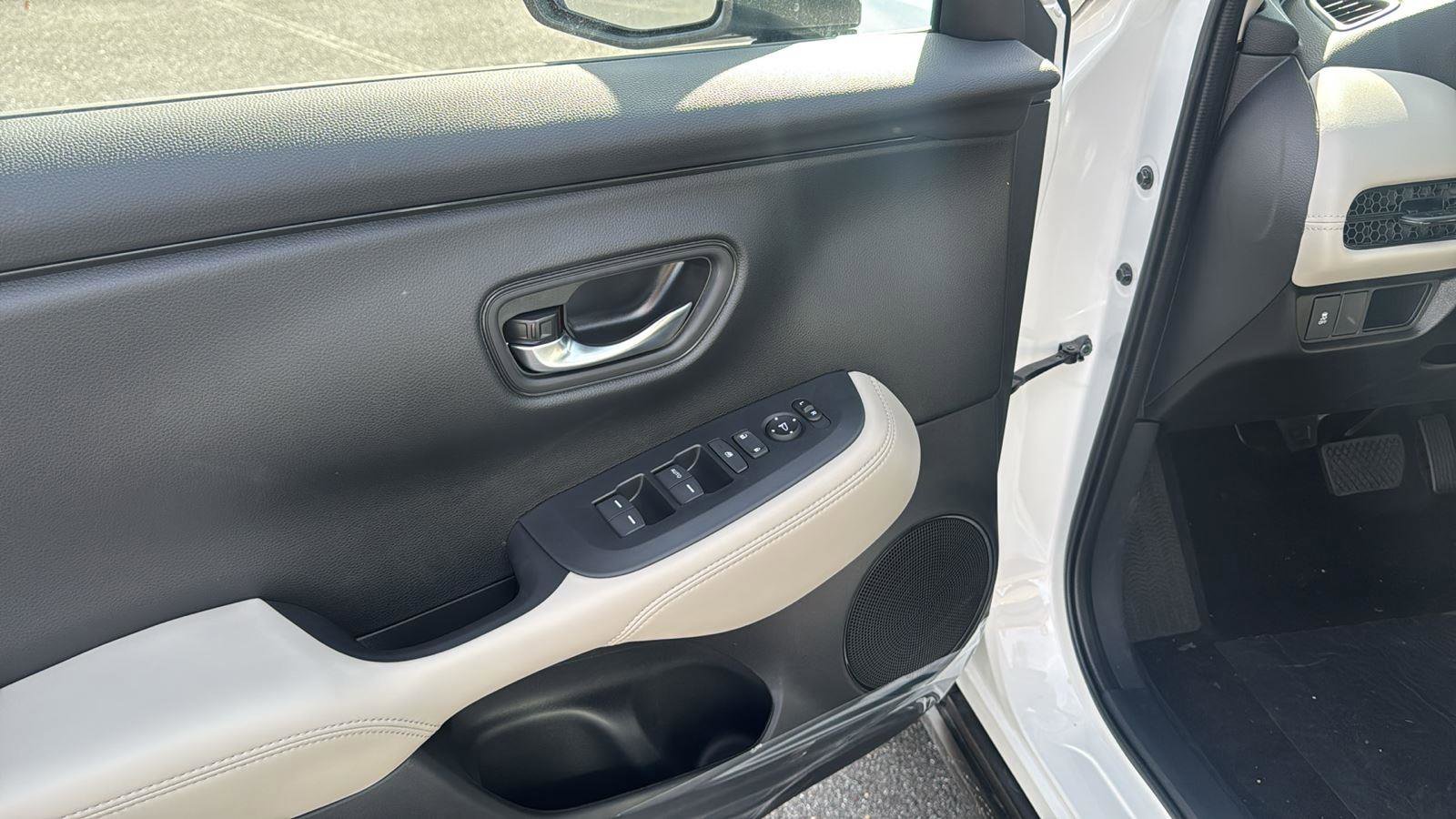 New 2026 Honda HR-V LX image 17