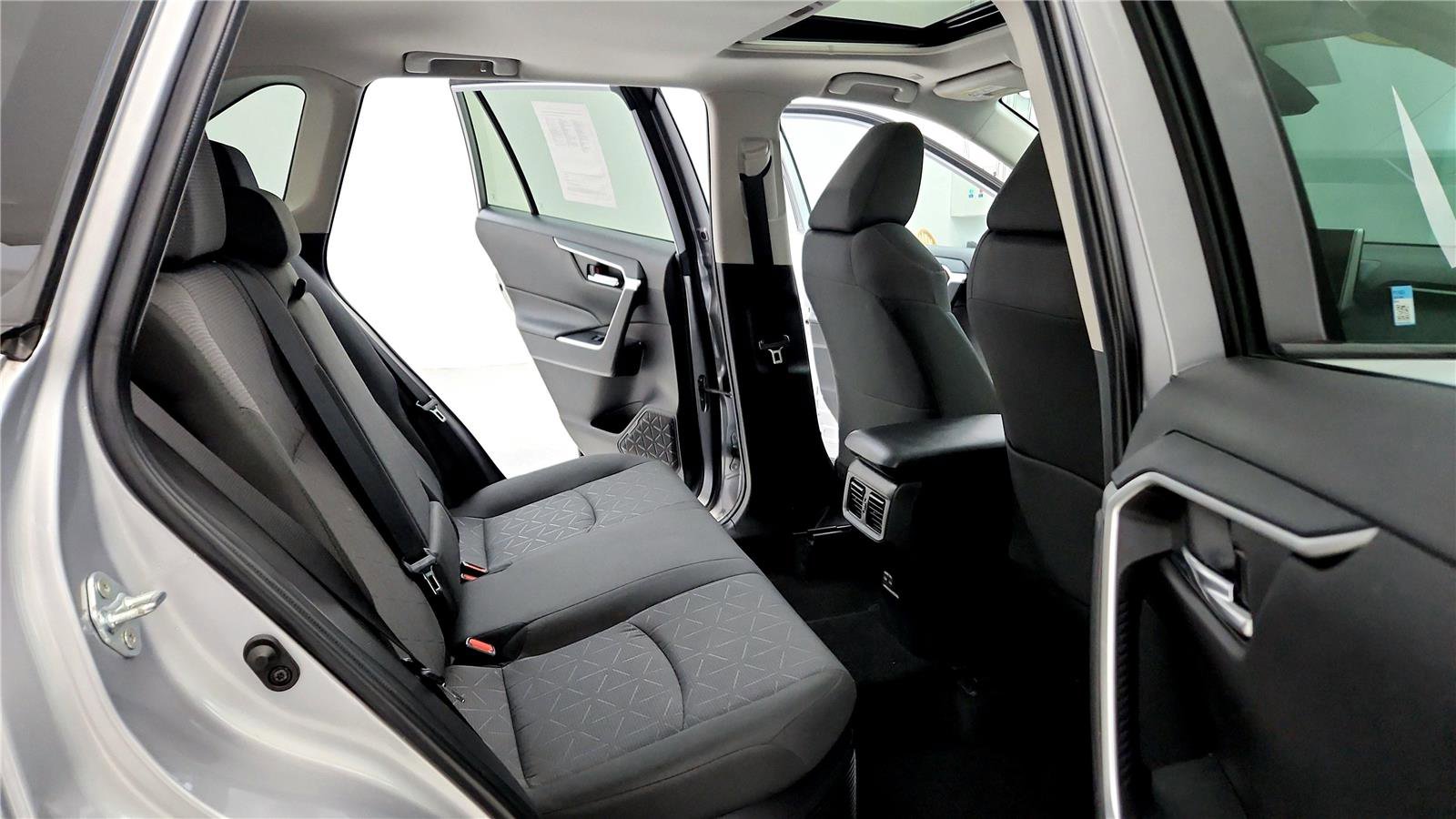 Used 2024 Toyota RAV4 XLE w/ Convenience Package image 18