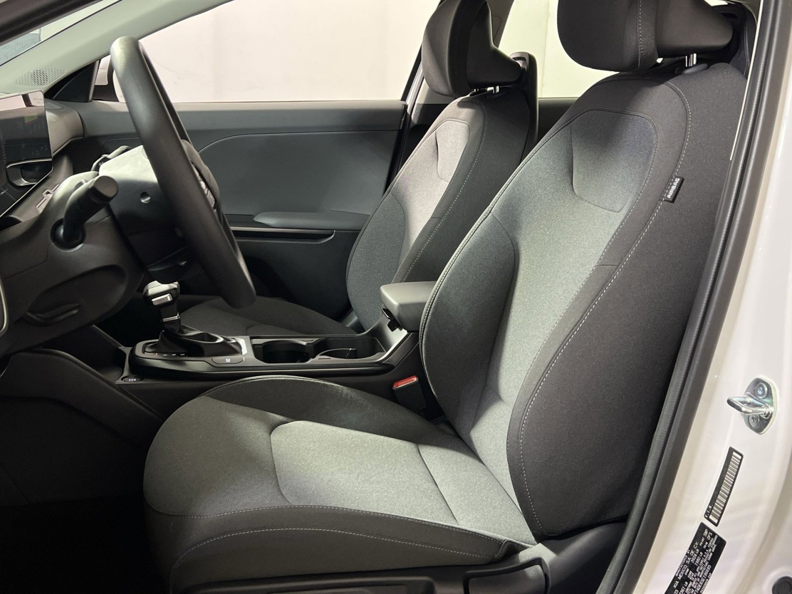 New 2025 Kia K4 LXS image 11