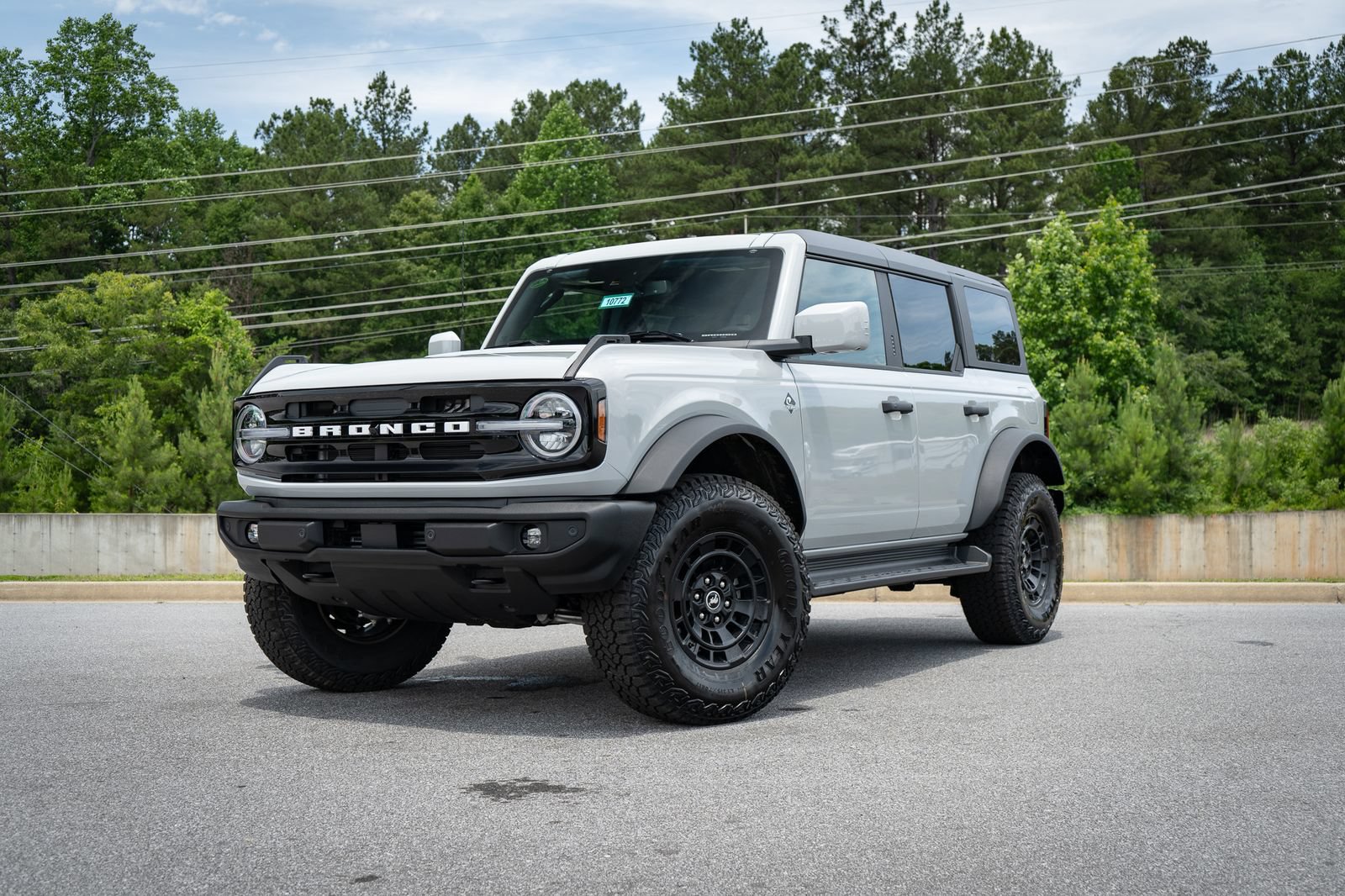 New 2026 Ford Bronco Outer Banks w/ Sasquatch Package