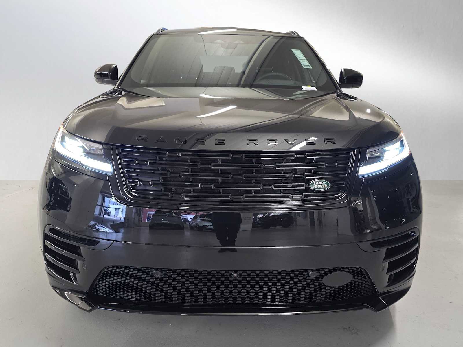 New 2026 Land Rover Range Rover Velar Dynamic SE image 8