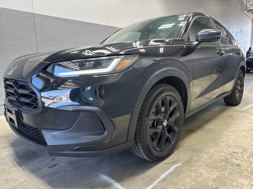 Used 2025 Honda HR-V Sport image 3