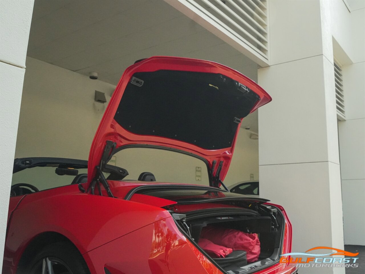 Used 2015 Ferrari California T image 43