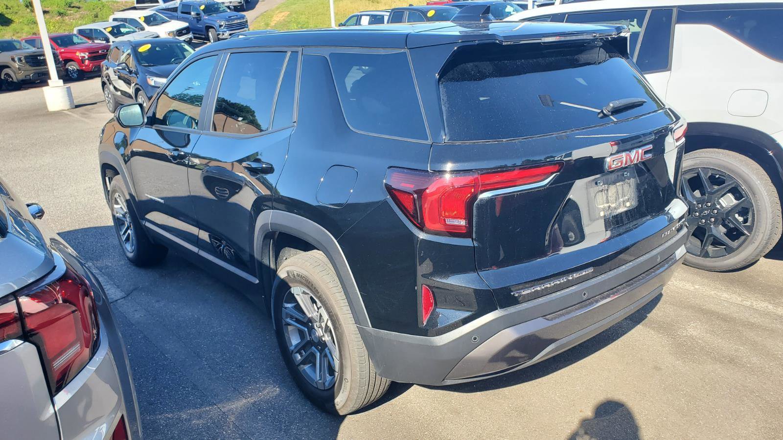 Used 2025 GMC Terrain Elevation AWD/4WD image 8