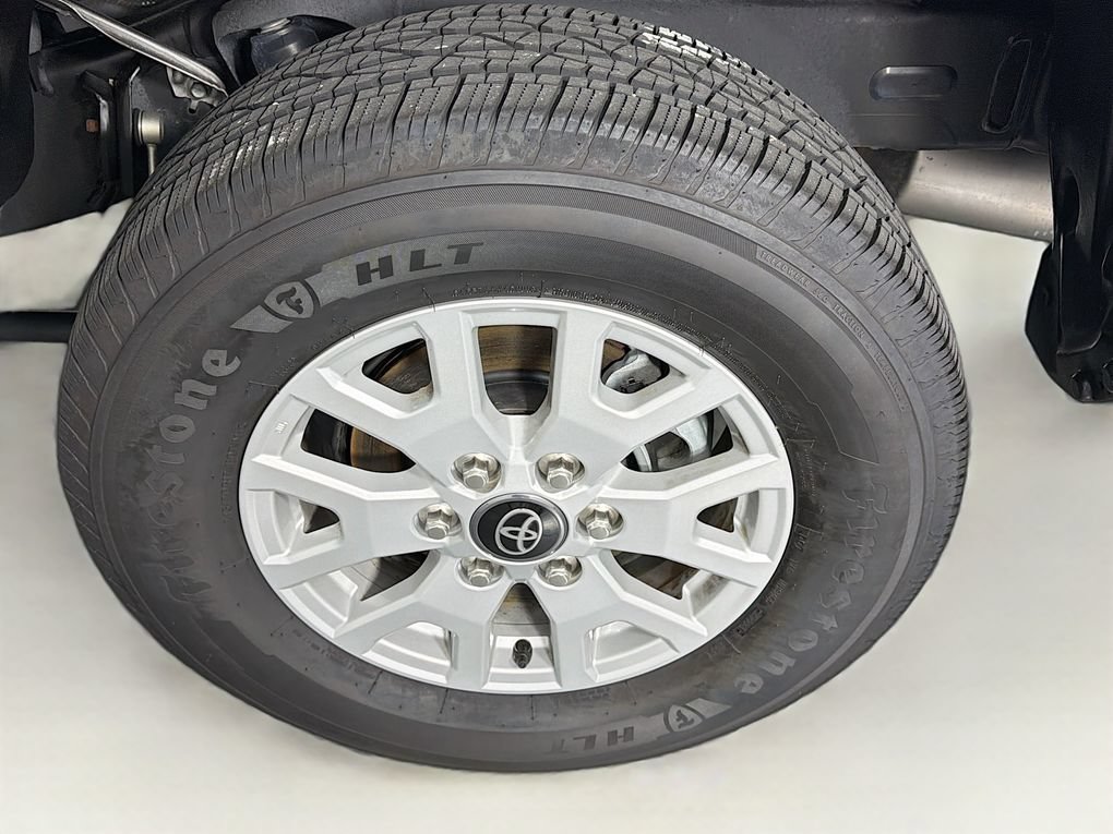Used 2025 Toyota Tacoma SR5 AWD/4WD image 31