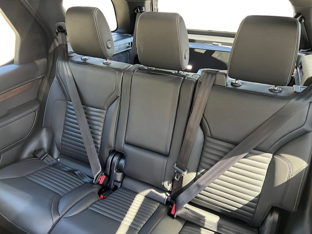 New 2025 Land Rover Discovery Dynamic SE AWD/4WD image 22